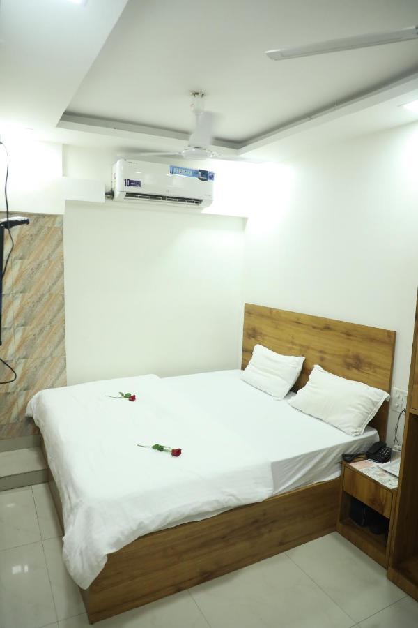 Hotel Shiv Leela Grand Мумбаи Экстерьер фото